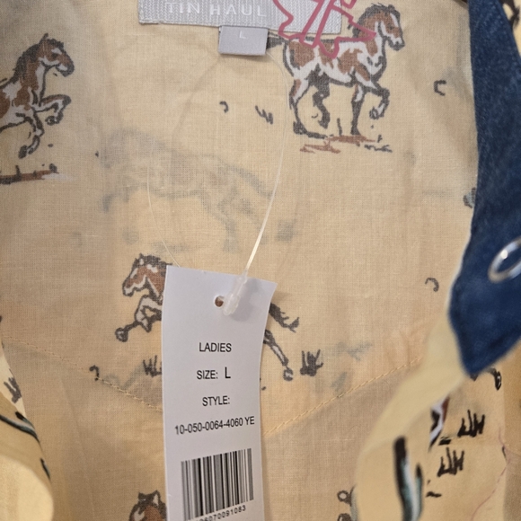 ROPER Women's Tin Haul PAINT PONY PRINT Western Snap Shirt - Picture 4 of 4